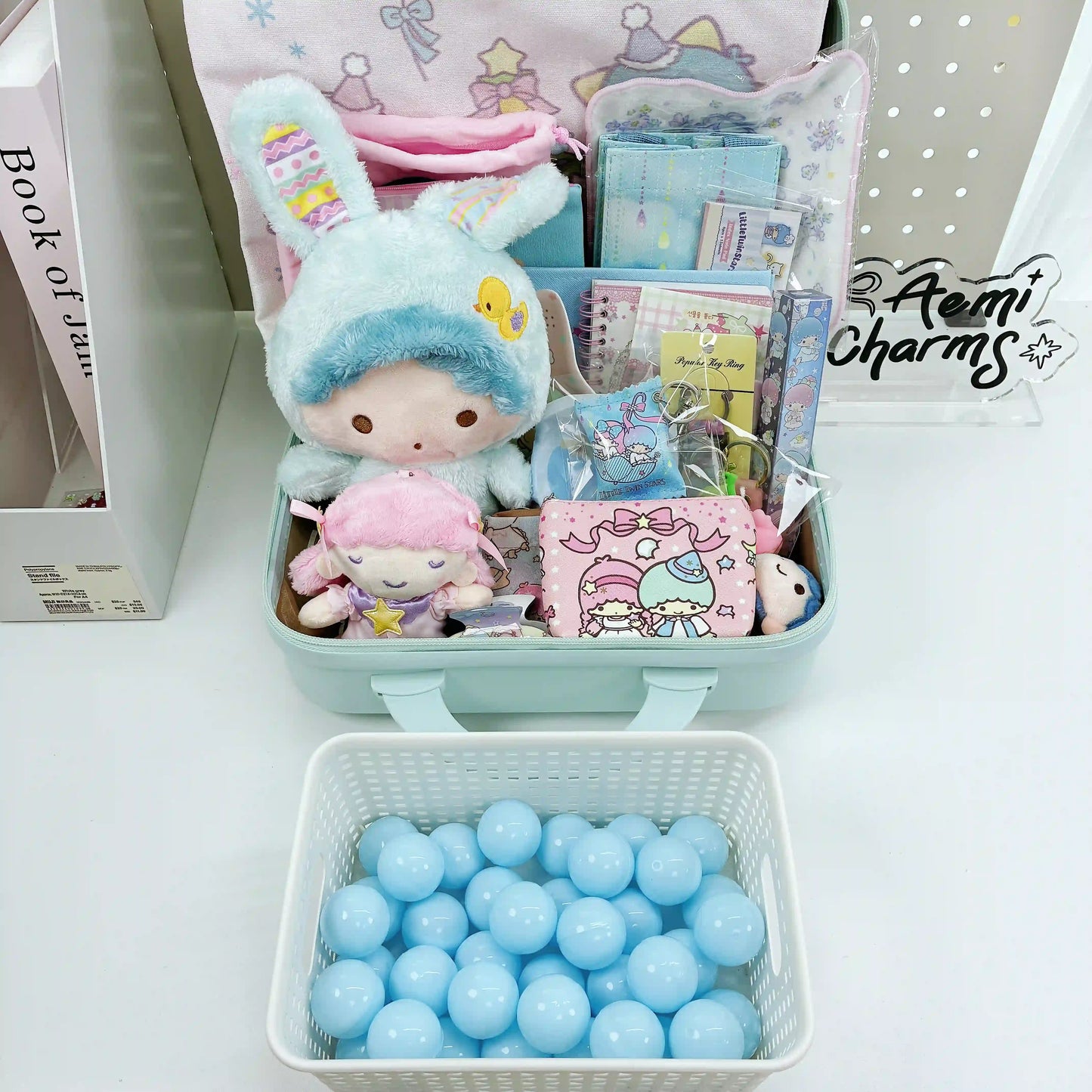 SA 14-Inch Suitcase Mystery Gift Box